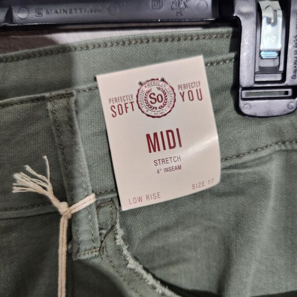 So Womens Olive Green Midi Low Rise Stretch Shorts Size 17 - Picture 4 of 16